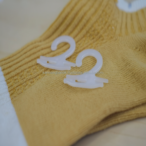 Crochets de vêtements pour chaussettes 8 PE vert Fabriqué au Vietnam Écologique 27x26mm 300g Capacité de charge 500 pcs/sac - Product Image 1