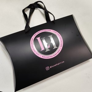Sac en papier noir de luxe 36x26x6cm avec poignée en satin et logo personnalisé, idéal pour l'emballage de perruques et de mèches de cheveux, sac cadeau, boîtes en papier pour entreprises - Product Image 4