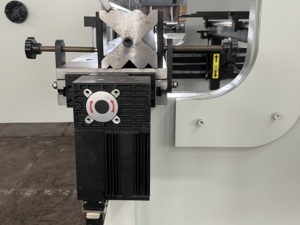 Prensa Plegadora Hidráulica CNC WE67K - 100T3200 para Plegado de Chapa Metálica - Product Image 4