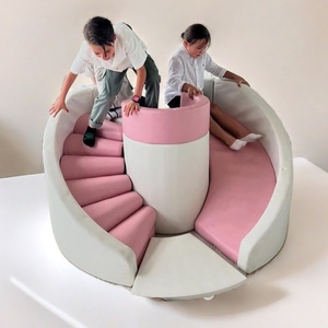 Aire de jeux intérieure/extérieure rose vif et blanc pastel pour enfants avec toboggan 4 côtés, idéale pour fêtes d'anniversaire et événements, équipement de jeu souple pour enfants - Product Image 1