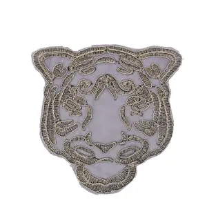 Stock diy clothes sew-on yarn organza mesh embroidery gold thread embroidered leopard motif applique crest patch for costume