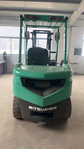Montacargas Diésel Grendia 30 con Mástil de 3 Etapas, Neumáticos Neumáticos, Operación con Asiento, Uso en Pavimento Exterior - Product Image 2