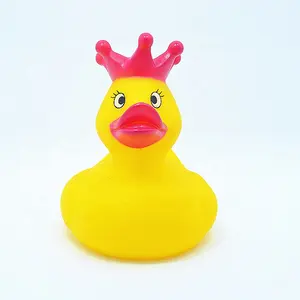 Wholesale Promotional Plastic Bulk Floating Yellow Crown Rubber Bath Duck