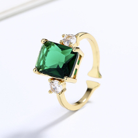 Bague ajustable pour femme en laiton plaqué or 18 carats avec zircon carré à coupe géométrique, style minimaliste et tendance, pour usage quotidien