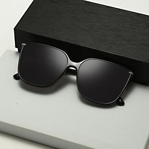 แว่นกันแดดผู้หญิงทรงโอเวอร์ไซส์ แฟชั่นทันสมัย กรอบเต็ม PC ป้องกัน UV400 รุ่นที่ 3  ผลิตที่ไถโจว - Product Image 4