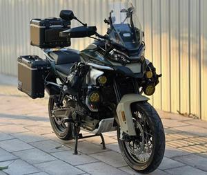 Motocicleta de Aventura Usada, 800MT, 800cc, de Gasolina, Apta para Todas las Condiciones de Carretera, para Viajes de Larga Distancia - Product Image 3