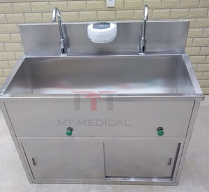Lavabo Quirúrgico de Acero Inoxidable para Hospital con Control de Pedal/Sensor para Dos Personas, Marca MT MEDICAL - Product Image 4