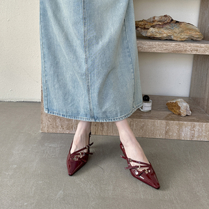 Zapatos de Tacón de Moda Primavera 2024, Sandalias de Mujer con Punta Puntiaguda, Diseño Simple - Product Image 5