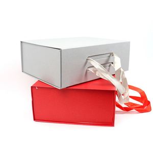 Magnet Small Black Boxes Red Christmas Gift Box