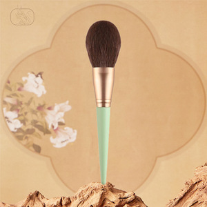 แปรงปัดแป้งฝุ่นขนาดใหญ่ 52 มม. ขนแปรงใยสังเคราะห์ ด้ามไม้ แปรงแต่งหน้า - Product Image 1