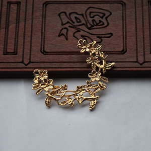 Pendentif en cuivre sculpté en forme de branche de fleur de prunier, 15x45mm, style antique, pour la fabrication de colliers - Product Image 3