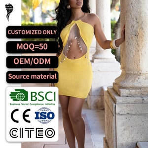 Vestido Mini Halter Amarillo de Punto <span class=keywords><strong>para</strong></span> Mujer 2026, Nuevo Vestido Ajustado con Detalle de Cadena y Aberturas <span class=keywords><strong>para</strong></span> Fiesta en la Playa o Club - Product Image 1