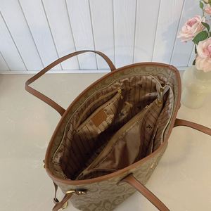 2025 Luxury High-End Women's Tote Handbag <b>Large</b> Capacity Zipper Closure PU <b>Shoulder</b> <b>Bag</b> with Polyester Lining for Spring Season - Product Image 2
