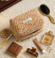 Trousse de Maquillage Léopard Doux Grande Capacité, Pochette de Voyage Portable à Dragonne pour Rangement, Trousse de Maquillage Verticale à Grande Ouverture