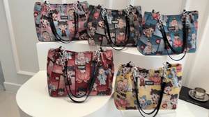 卡通风格的哪吒购物袋来自中国流行电影，带有标志性人物 - Product Image 4