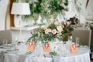 Màu hồng cô dâu và chú rể đặt hộp quà tặng giấy nhỏ cho tiệc cưới và trang trí phòng tắm cô dâu ăn mặc và TUXEDO ủng hộ hộp - Product Image 5