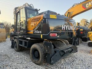 Excavatrice sur pneus Hyundai 210W d'occasion, 20 tonnes, d'origine coréenne, en bon état, en promotion. - Product Image 4