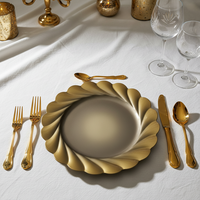 Assiette de présentation dorée en PP de 13 pouces, motif personnalisé, luxe, réutilisable, durable, pour dîners, mariages et événements