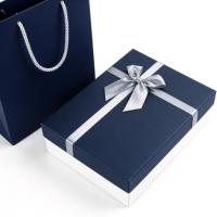 Boîte cadeau écologique recyclable bleu foncé et blanc avec nœud en ruban, couvercle et base, pour vêtements et foulards, finition mate, vente en gros