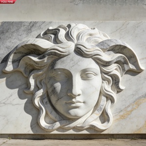 Sculpture en relief de Méduse en marbre blanc sculpté à la main YOUFINE, art mythologique, décoration pour l'espace extérieur du jardin - Product Image 4