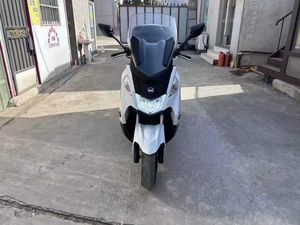 <span class=keywords><strong>SYM</strong></span> <span class=keywords><strong>Joymax</strong></span> <span class=keywords><strong>Z</strong></span> Scooter Sportivo - Qualità di Costruzione Premium ed Estetica Sportiva per Giovani Piloti - Product Image 6