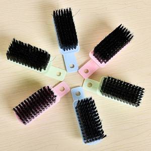 Cepillo de Lavandería Multifuncional de Filamentos de Nailon de Colores Aleatorios con Cerdas Suaves y Mango para Limpieza del Hogar - Product Image 4