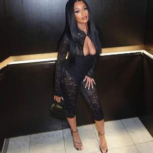 Tenues de club personnalisées 2026 pour femmes : Hauts corset sexy en dentelle, pantalons moulants extensibles transparents à taille naturelle et manches longues - Product Image 5