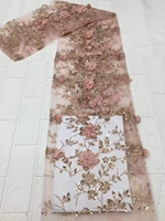 Robe de cocktail mini en tulle rose avec corset illusion à sequins floraux 3D, idéale pour les soirées de remise de diplôme et les bals de promo