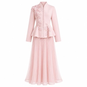 Robe élégante en tissu tissé ivoire style chinois, coupe trapèze, manches longues, col montant et ourlet à volants, respirante, boutonnée, pour occasions formelles - Product Image 4