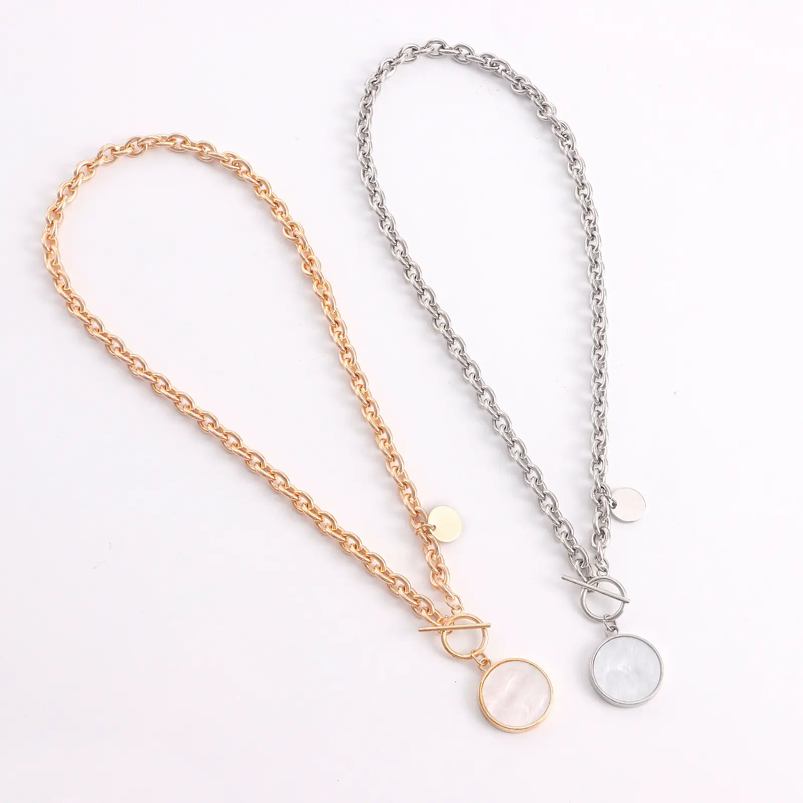 2024 Wholesale Trendy Alloy Sweater Chain Necklace Punk Clavicle Chain Mother Fritillaria Pendant Necklace