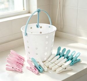 Panier à <span class=keywords><strong>linge</strong></span> suspendu en plastique avec 20 pinces à <span class=keywords><strong>linge</strong></span>, support de rangement peu encombrant pour chaussures, sacs et usage domestique quotidien - Product Image 1