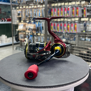 Vente flash <span class=keywords><strong>Moulinet</strong></span> de pêche <span class=keywords><strong>Daiwa</strong></span> 21 Salamandura Air LT, <span class=keywords><strong>moulinet</strong></span> à lancer et à spinning combinés pour la pêche en eau douce et en eau salée - Product Image 3