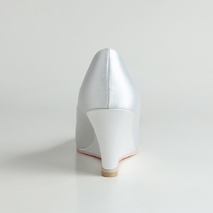 Dongguan Manufacturer Round Toe Elegant Ivory <strong>White</strong> <strong>Wedge</strong> Bride Wedding Shoes <strong>for</strong> <strong>Women</strong> - Product Image 3