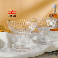 SUNYO - Vaso de Vidrio Personalizado con Rayas para Cócteles, Moderno y Lujoso, Transparente, para Postres, Helados, con Borde Dorado