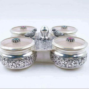 Juego de Caja para Frutos Secos de Plata de Ley 925 con Cuatro Recipientes y Bandeja Grabada, Artículos de Plata Premium Hechos a Mano - Product Image 1