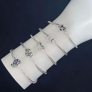 Bracelet à breloques Pan original tendance 2025 pour fille, enfant, femme, homme, avec chaîne serpent basique et perles DIY, cadeau de fête et de remise de diplôme - Product Image 6