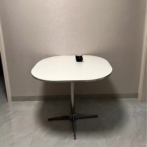 Meubles de restaurant en acier inoxydable pour auberge de jeunesse, bordure argentée, style coréen moderne et simple, petit café, éco-responsable - Product Image 3