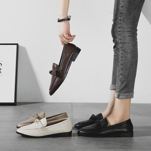 2025 automne nouveaux mocassins polyvalents semelle plate <span class=keywords><strong>chaussure</strong></span> unique un <span class=keywords><strong>pied</strong></span> coup de <span class=keywords><strong>pied</strong></span> britannique femmes petites chaussures en cuir grande taille - Product Image 4