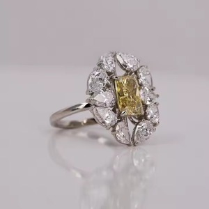 Lujosa forma de flor amarillo corte radiante laboratorio creado diamante y pera diamante oro sólido anillo de compromiso regalo para mujeres - Product Image 6