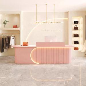Conception et personnalisation de comptoirs de réception haut de gamme et épurés pour salons de beauté, salons de coiffure, magasins de vêtements pour femmes et entreprises. - Product Image 1