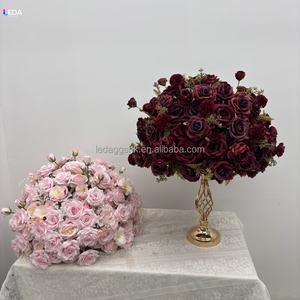 Arreglo Floral Decorativo LEDA Hecho a Mano, Bola de Rosas de Seda Rosa Intenso Artificial para Bodas, Fiestas y Eventos - Product Image 4