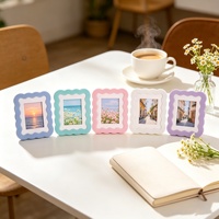 Bingkai Foto Mini ABS 3D Kreatif Bentuk Alien Bergelombang 3 Inci Warna Macaron untuk Pajangan Kamar Tidur