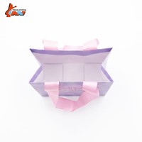 Sac cadeau en papier violet personnalisé avec poignée en ruban rose, sacs d'emballage de luxe imprimés pour boutiques, emballages pour cosmétiques et bijoux