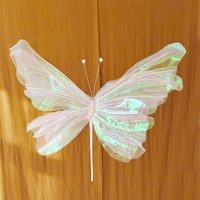 Papillon géant irisé violet en organza, accessoire de scène pour allée de mariage féerique et décoration de toile de fond photo