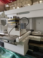 Tour de coupe en métal robuste avec une longueur de traitement de 6 mètres et 8 tonnes de tour CNC de haute précision