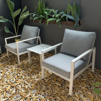 Ensemble table et chaise d'extérieur pour bistrot de jardin, design moderne et joli, pour hôtel et maison