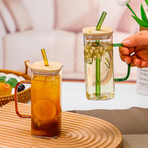 Verres à bière carrés en verre avec poignée colorée DD1800, type Mason Jar à large ouverture, avec couvercles et pailles – Vente en gros - Product Image 2