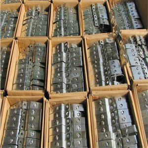 Tensor de alambre de seguridad Valla de alambre de púas de estilo alto con marco de acero y hierro Hardware fácilmente ensamblado Para cercas de eslabones de cadena - Product Image 3