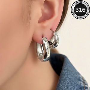 Deux paires de boucles d'oreilles en forme de goutte irrégulières en acier titane plaqué or, boucles d'oreilles géométriques polies miroir, style ins - Product Image 4