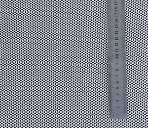 宽度160厘米黑白聚酯三明治鸟眼网网蕾丝面料连衣裙上衣运动服校服 - Product Image 3